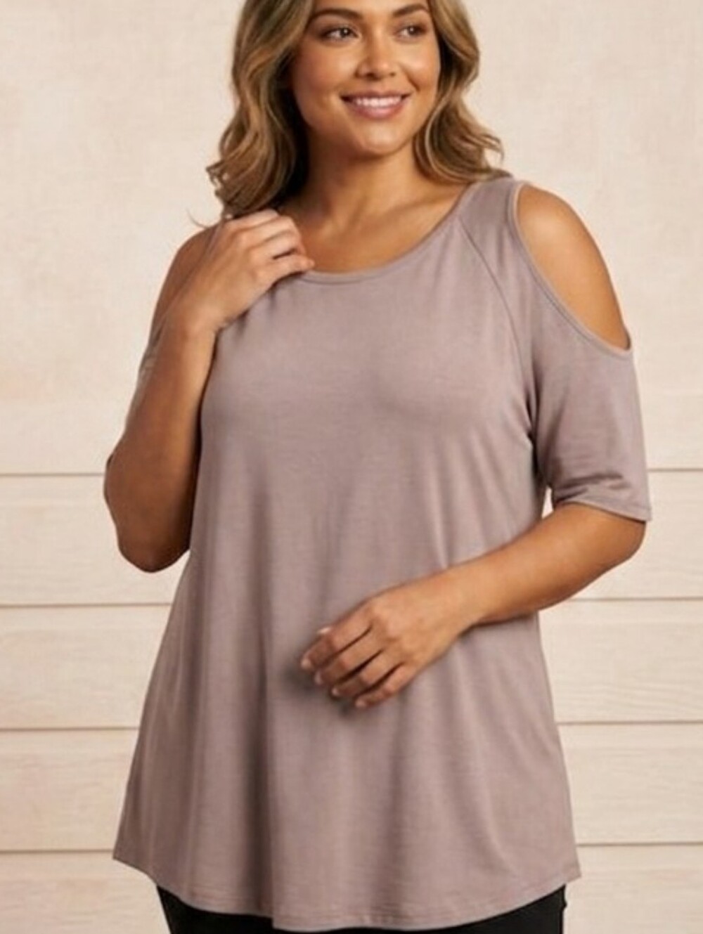 Hummingbird cold shoulder top size Large